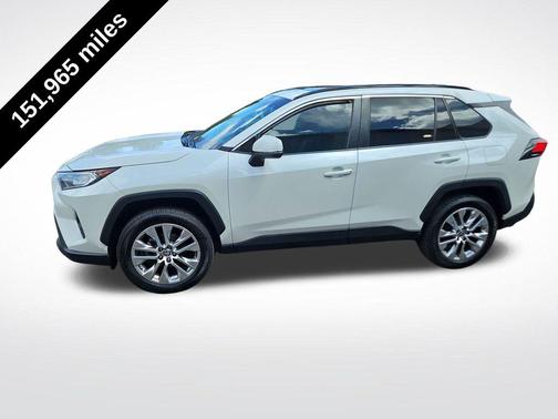 Blizzard Pearl 2021 Toyota RAV4 XLE Premium