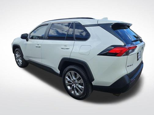Blizzard Pearl 2021 Toyota RAV4 XLE Premium