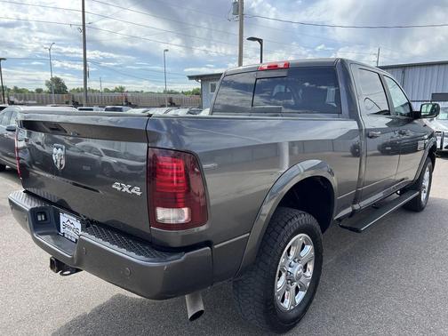 2018 RAM 2500 Laramie Crew Cab 4x4 6'4' Box