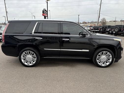 2019 Cadillac Escalade Platinum