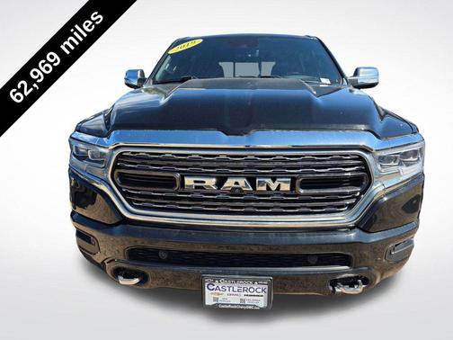 Diamond Black Crystal Pearlcoat 2022 RAM 1500 Limited
