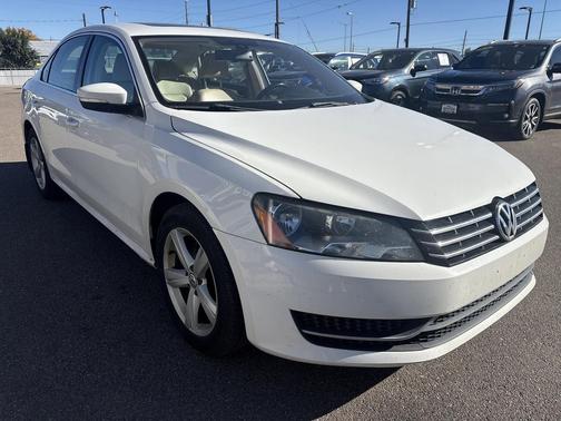 2013 Volkswagen Passat 2.0 TDI SE w/ Sunroof