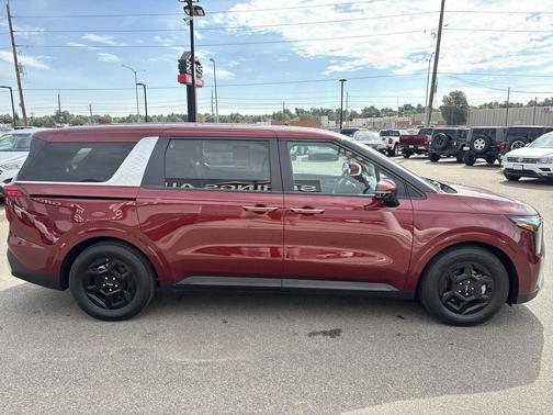2025 Kia Carnival LXS