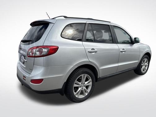 2012 Hyundai SANTA FE SE
