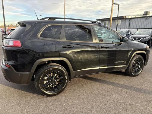 2023 Jeep Cherokee Altitude