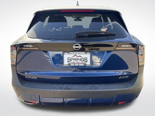 2025 Nissan Kicks SV