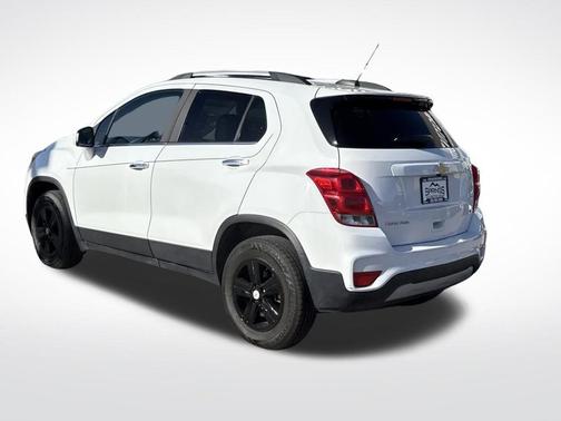 Summit White 2018 Chevrolet Trax LT