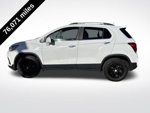 Summit White 2018 Chevrolet Trax LT