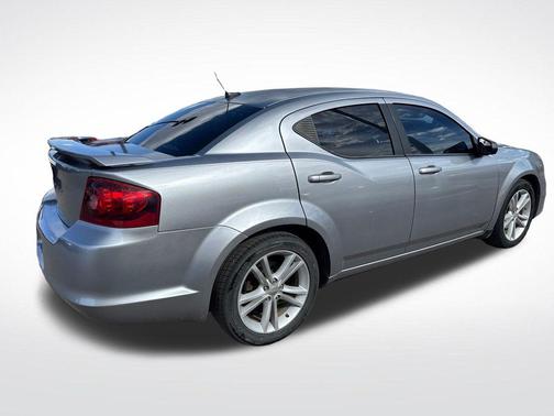 Billet Silver Metallic Clearcoat 2014 Dodge Avenger SE
