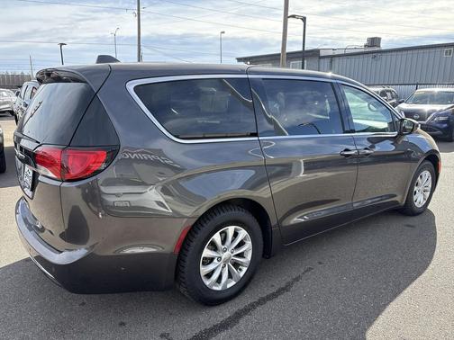 2018 Chrysler Pacifica Touring Plus