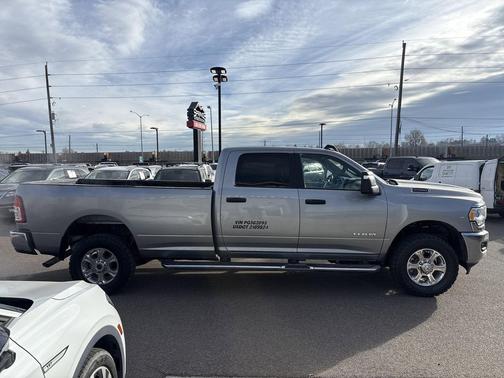 2023 RAM 2500 Big Horn Crew Cab 4x4 8' Box