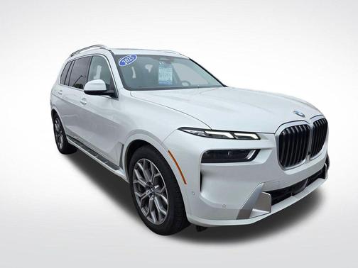 White 2025 BMW X7 xDrive40i