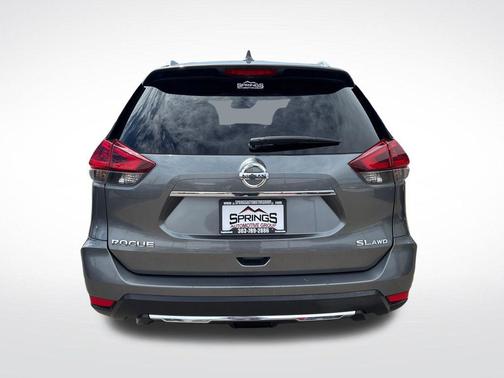Gun Metallic 2018 Nissan Rogue SL