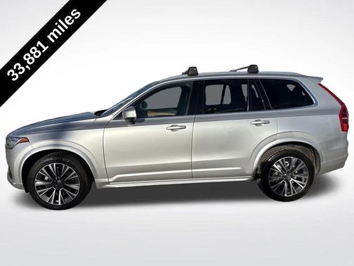 2021 Volvo XC90 T6 Momentum