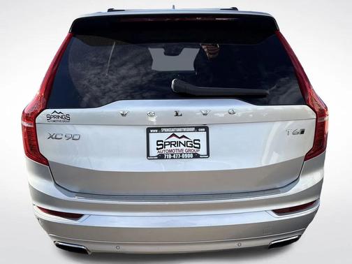 2021 Volvo XC90 T6 Momentum