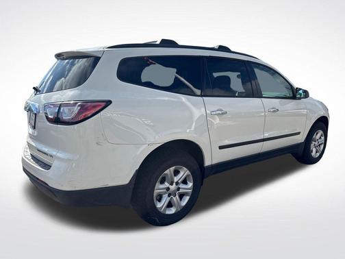 White 2014 Chevrolet Traverse LS