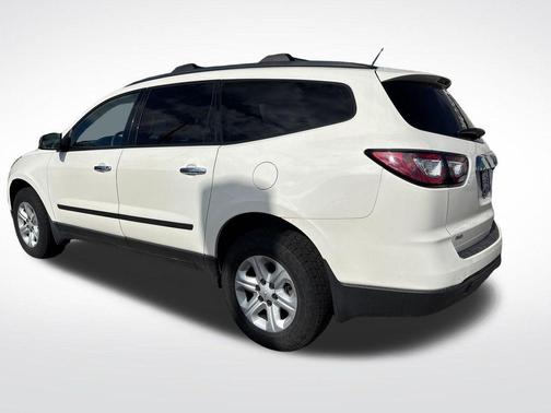 White 2014 Chevrolet Traverse LS