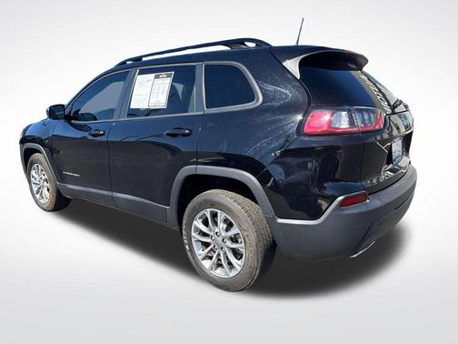 Diamond Black Crystal Pearlcoat 2022 Jeep Cherokee Latitude Lux