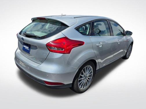 Ingot Silver 2016 Ford Focus SE