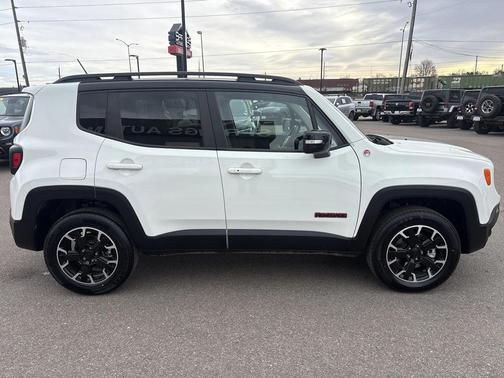 2023 Jeep Renegade Trailhawk