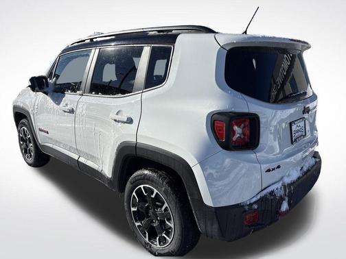 2023 Jeep Renegade Trailhawk