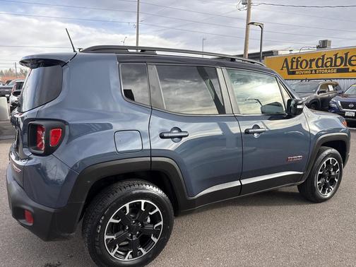 2023 Jeep Renegade Trailhawk