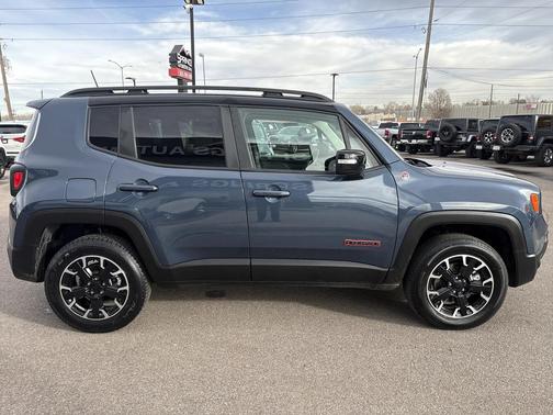 2023 Jeep Renegade Trailhawk