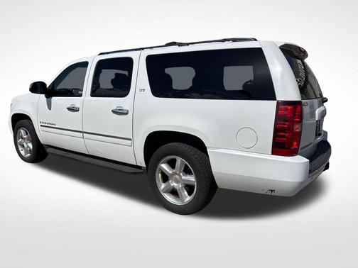 Summit White 2009 Chevrolet Suburban 1500 LTZ