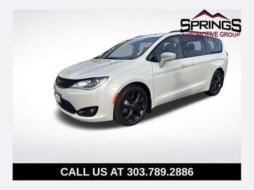 Luxury White Pearlcoat 2020 Chrysler Pacifica Touring-L Plus