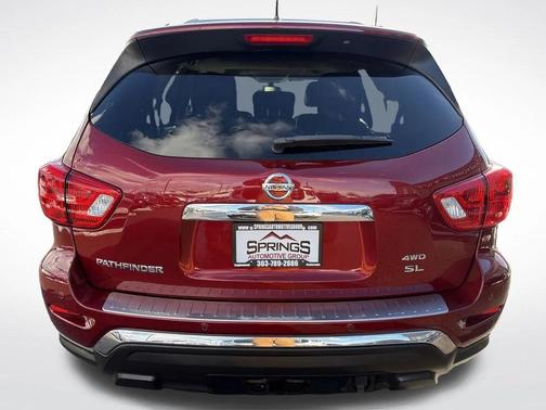 2018 Nissan Pathfinder SL