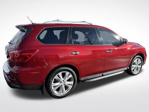 2018 Nissan Pathfinder SL