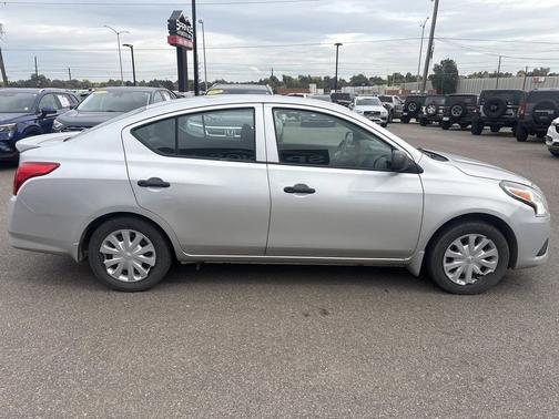 2015 Nissan Versa 1.6 S+