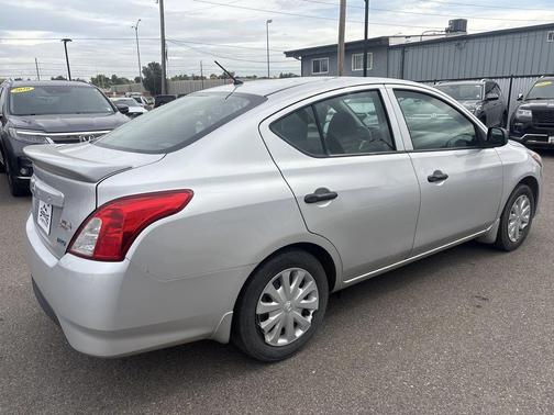 2015 Nissan Versa 1.6 S+
