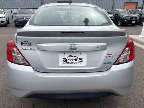 2015 Nissan Versa 1.6 S+