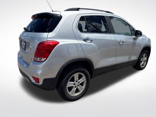 Silver Ice Metallic 2019 Chevrolet Trax LT