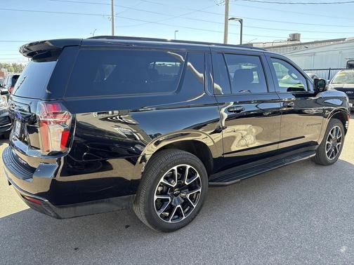 2021 Chevrolet Suburban RST