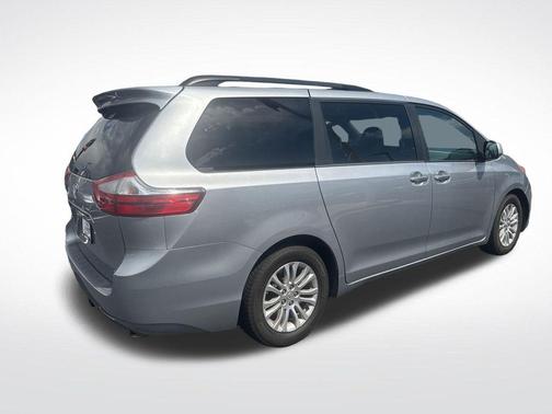 Silver Sky Metallic 2015 Toyota Sienna XLE