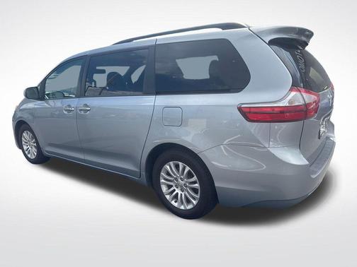 Silver Sky Metallic 2015 Toyota Sienna XLE