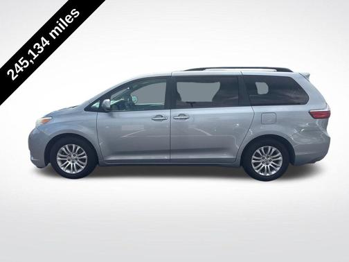 Silver Sky Metallic 2015 Toyota Sienna XLE