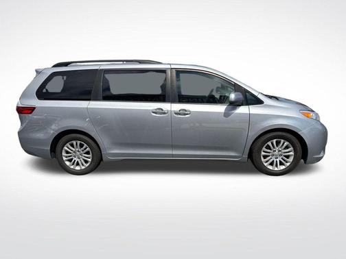 Silver Sky Metallic 2015 Toyota Sienna XLE