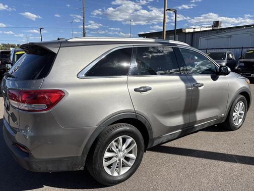 2017 Kia Sorento LX