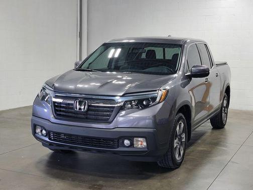 Modern Steel Metallic 2019 Honda Ridgeline RTL