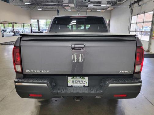 Modern Steel Metallic 2019 Honda Ridgeline RTL