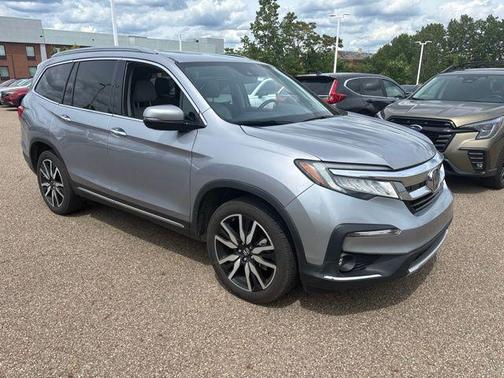 Lunar Silver Metallic 2020 Honda Pilot Touring 8-Passenger