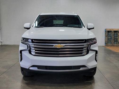 Summit White 2023 Chevrolet Suburban 4WD High Country