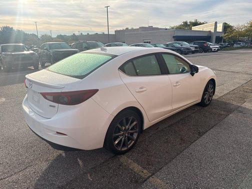 Snowflake White Pearl 2018 Mazda Mazda3 Grand Touring