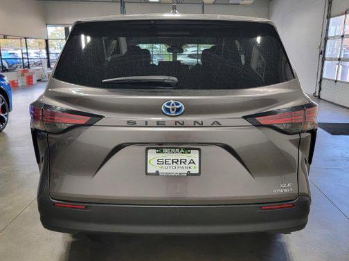 Predawn Gray Mica 2022 Toyota Sienna XLE