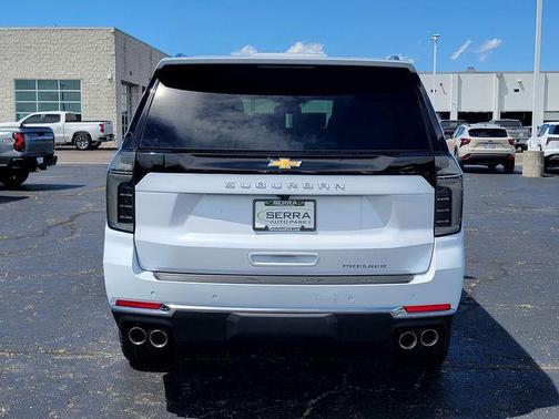 Polar White Tricoat 2026 Chevrolet Suburban Premier