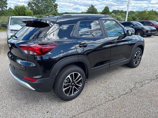 Mosaic Black Metallic 2025 Chevrolet Trailblazer LT