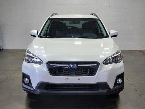 Crystal White Pearl 2018 Subaru Crosstrek 2.0i Premium